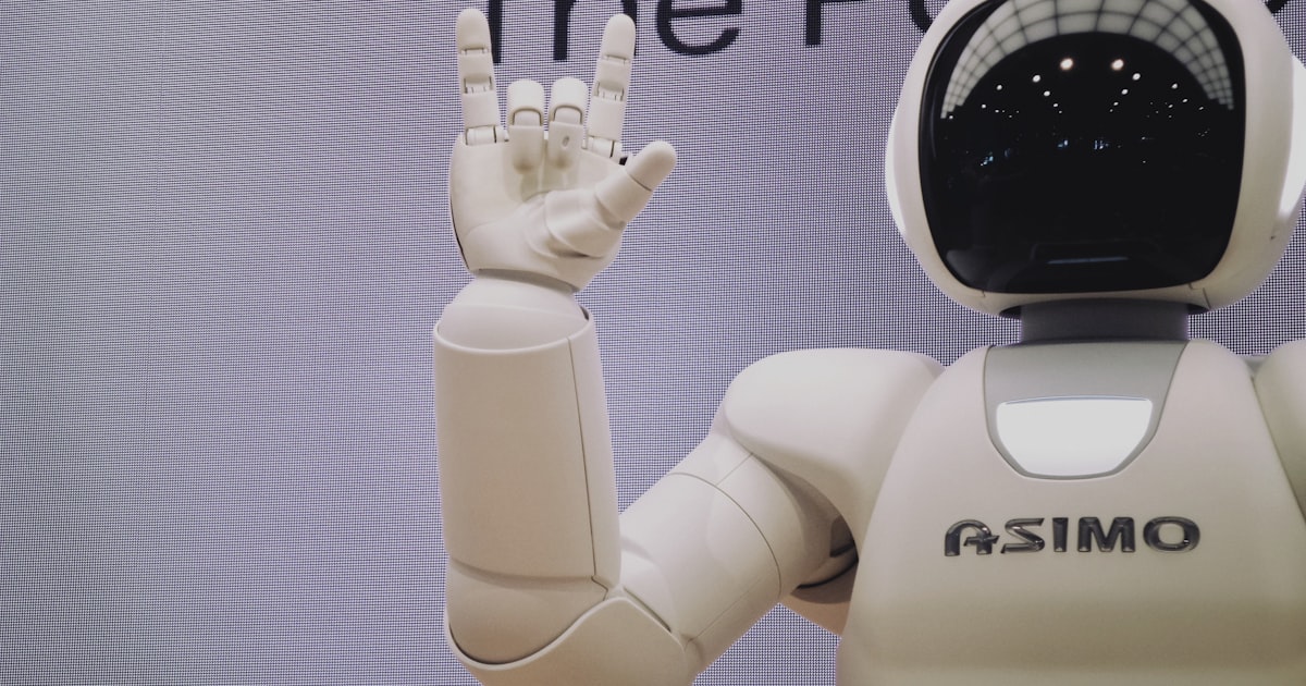 AI BDR vs Human BDR: The Real Comparison Sales Leaders Need