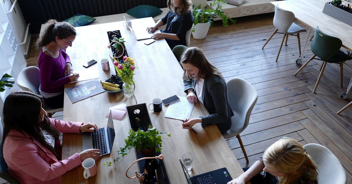 CRM for Consultants: Track Billable Hours, Projects, and Client Relationships